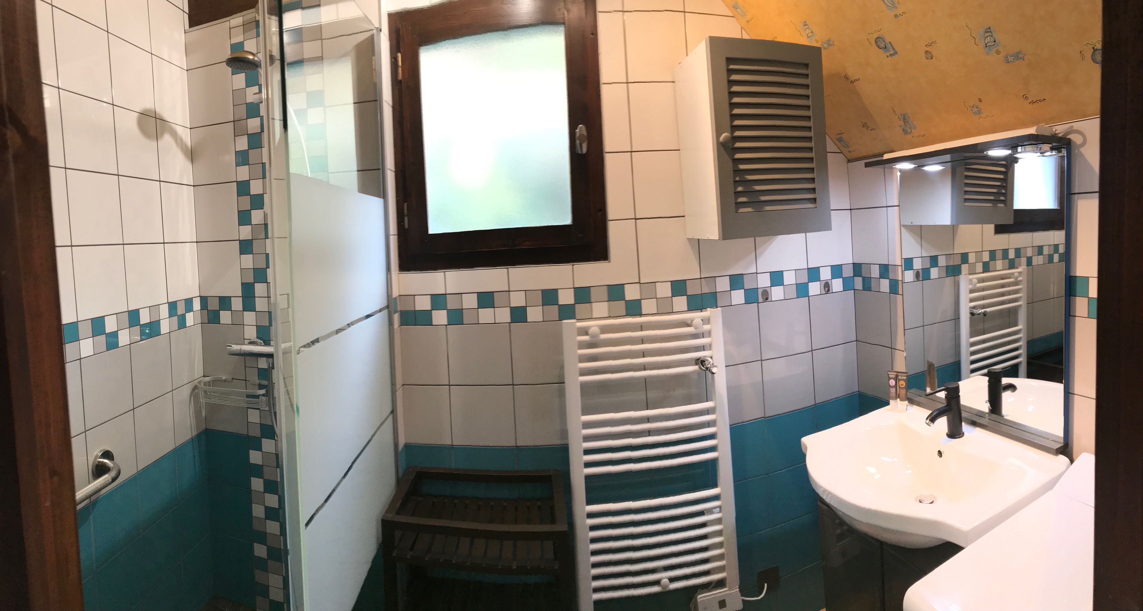 La salle de bain du gîte "Le Gabizos"
